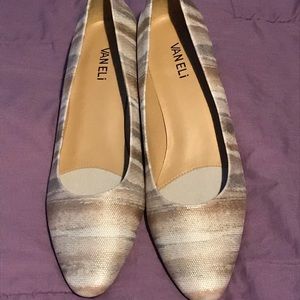 Vaneli Kimbel pumps